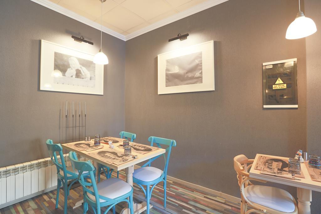 Artmotel & Bistro Haţeg Buitenkant foto