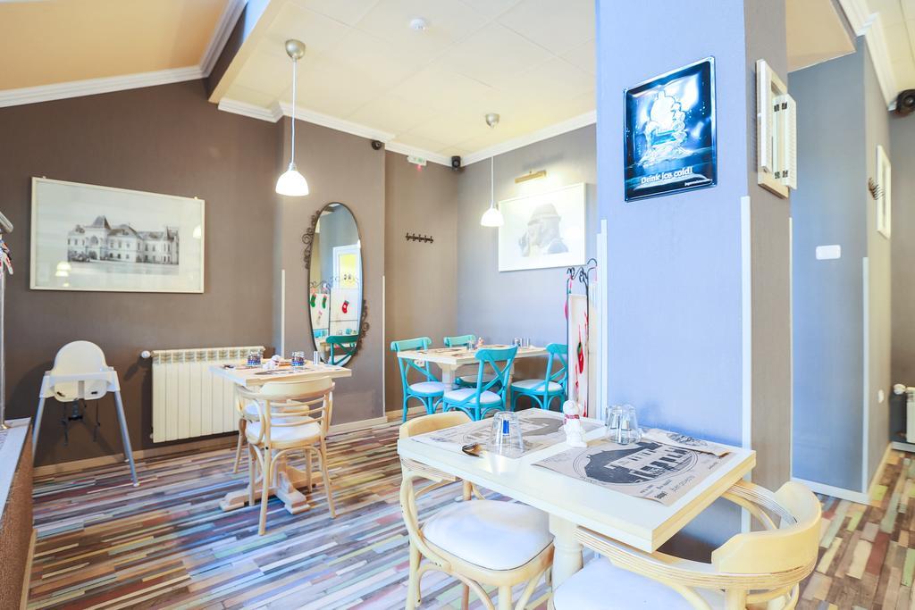 Artmotel & Bistro Haţeg Buitenkant foto