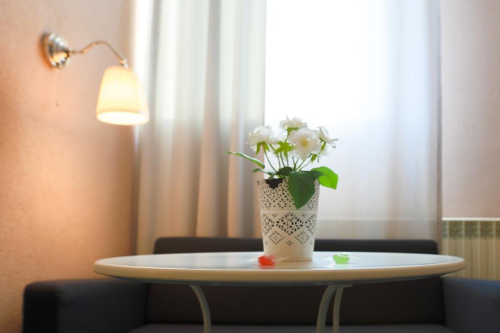 Artmotel & Bistro Haţeg Kamer foto