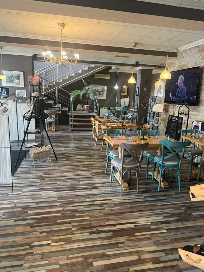 Artmotel & Bistro Haţeg Buitenkant foto