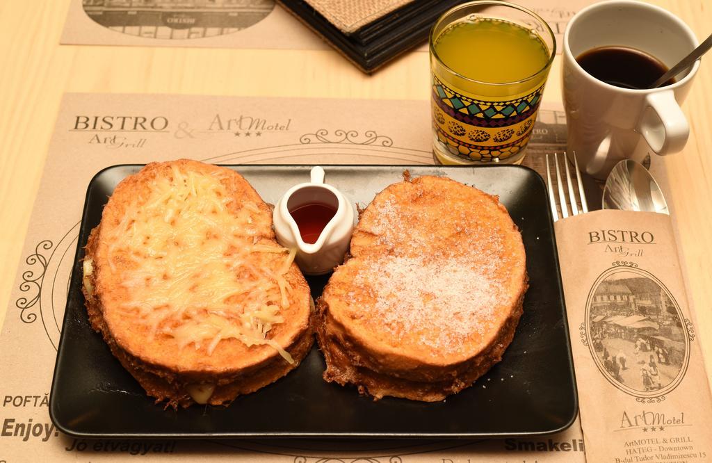Artmotel & Bistro Haţeg Buitenkant foto